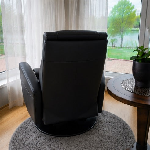 Queen Relex chair in leather with swing and footrest