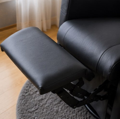 Queen Relex chair in leather with swing and footrest